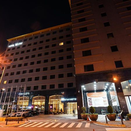 M Stay Hotel Gyeonggi Giheung Йонгин Екстериор снимка