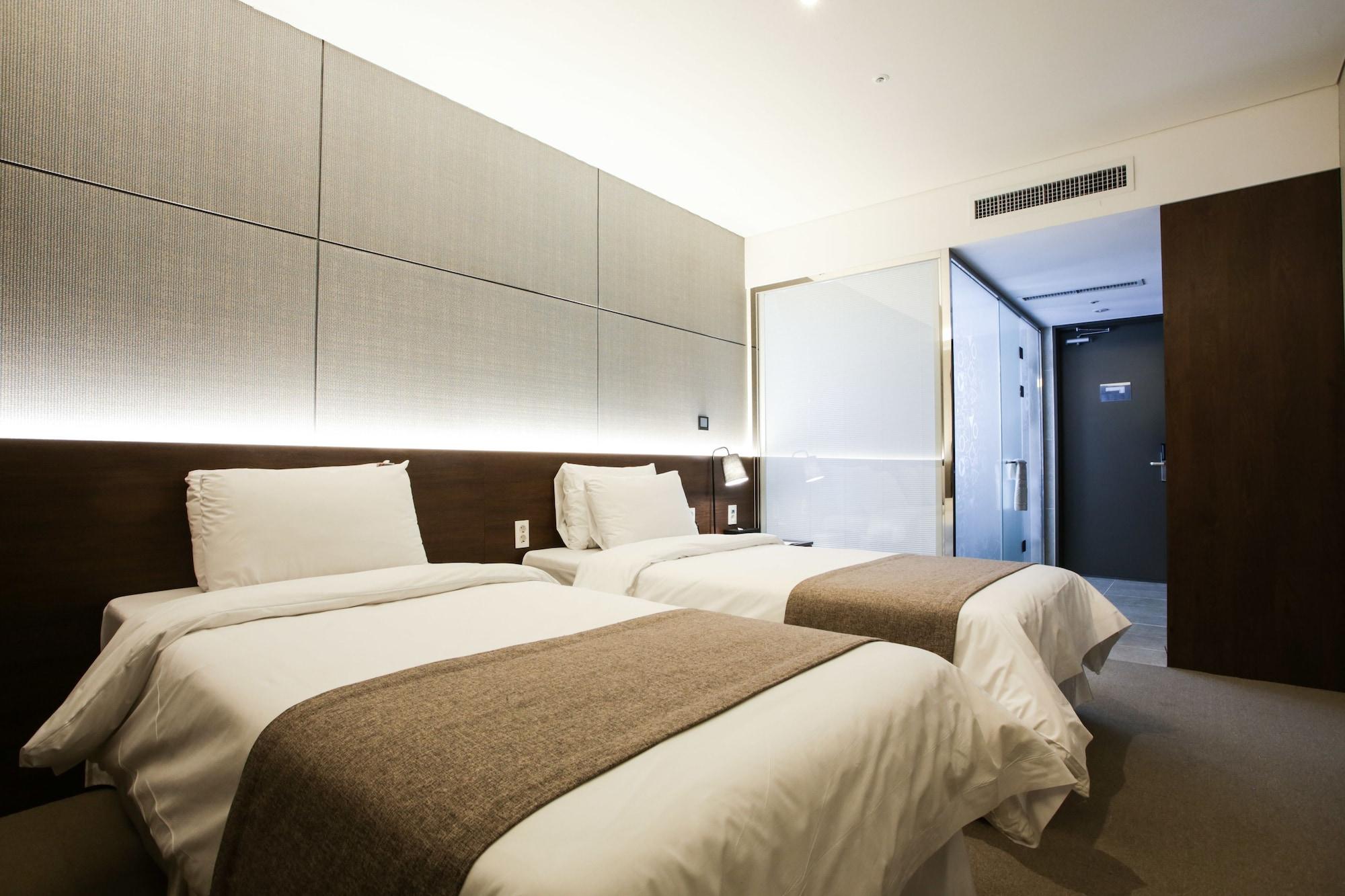 M Stay Hotel Gyeonggi Giheung Йонгин Екстериор снимка