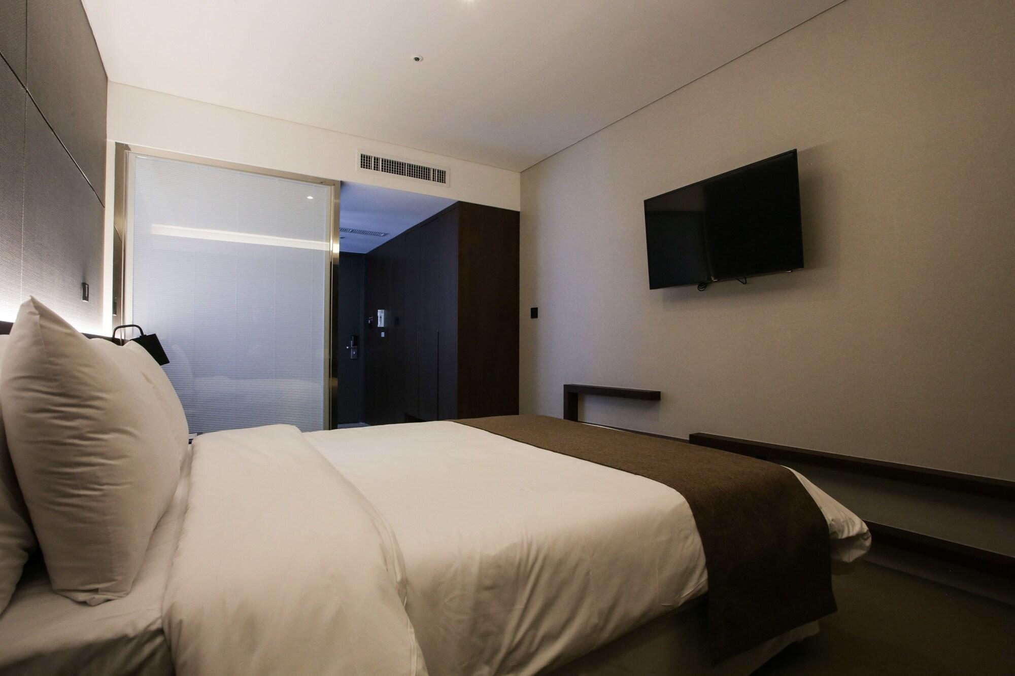 M Stay Hotel Gyeonggi Giheung Йонгин Екстериор снимка