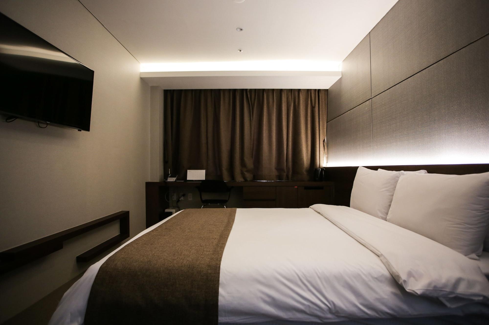 M Stay Hotel Gyeonggi Giheung Йонгин Екстериор снимка