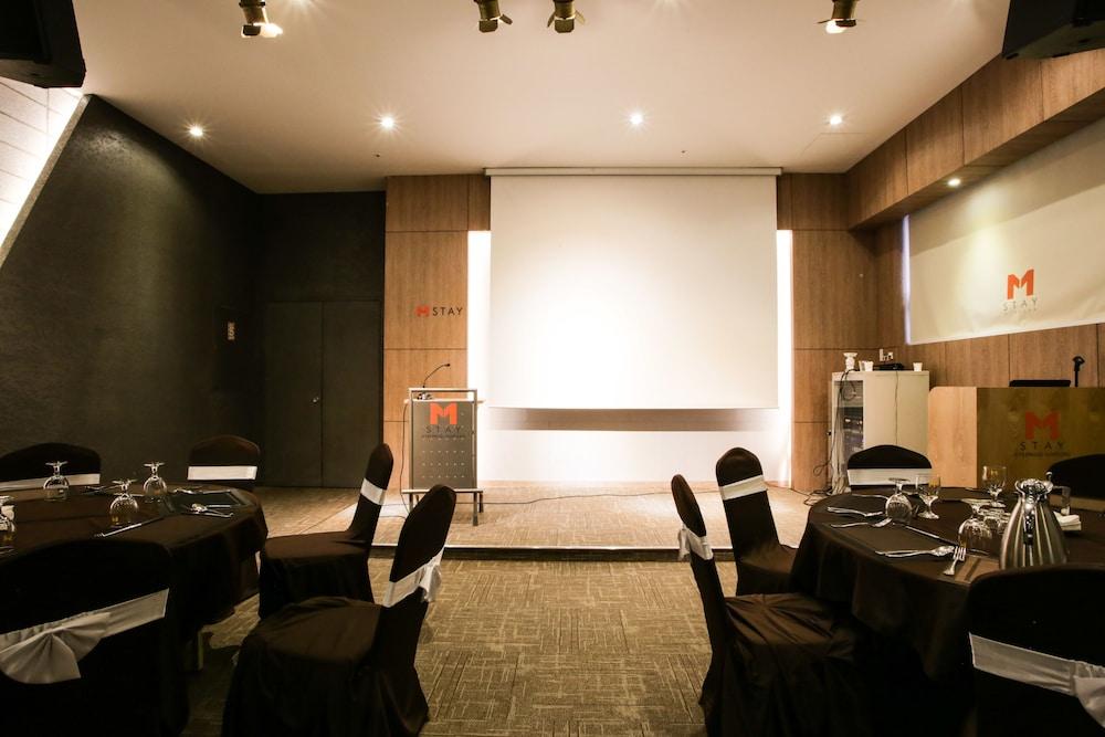 M Stay Hotel Gyeonggi Giheung Йонгин Екстериор снимка