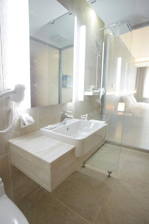 M Stay Hotel Gyeonggi Giheung Йонгин Екстериор снимка