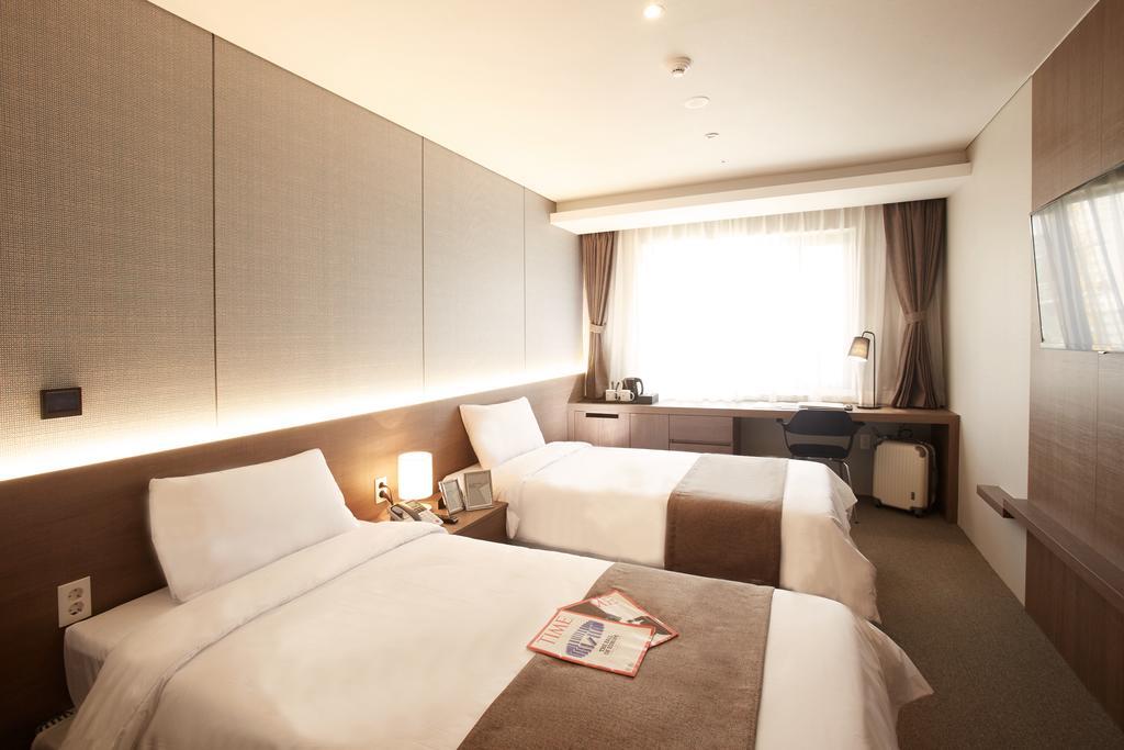 M Stay Hotel Gyeonggi Giheung Йонгин Екстериор снимка