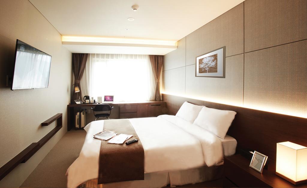 M Stay Hotel Gyeonggi Giheung Йонгин Екстериор снимка