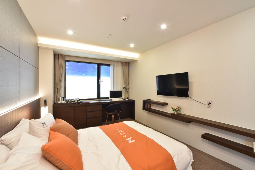 M Stay Hotel Gyeonggi Giheung Йонгин Екстериор снимка