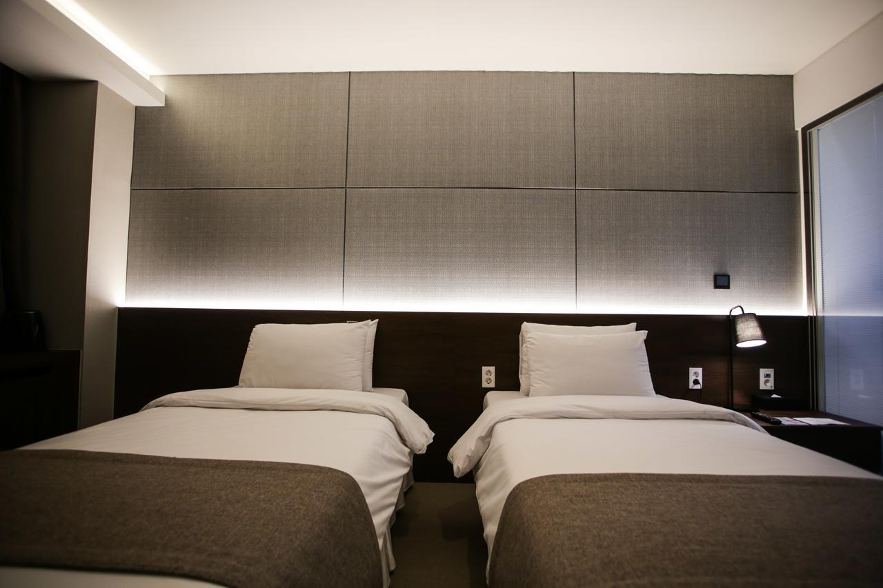 M Stay Hotel Gyeonggi Giheung Йонгин Екстериор снимка