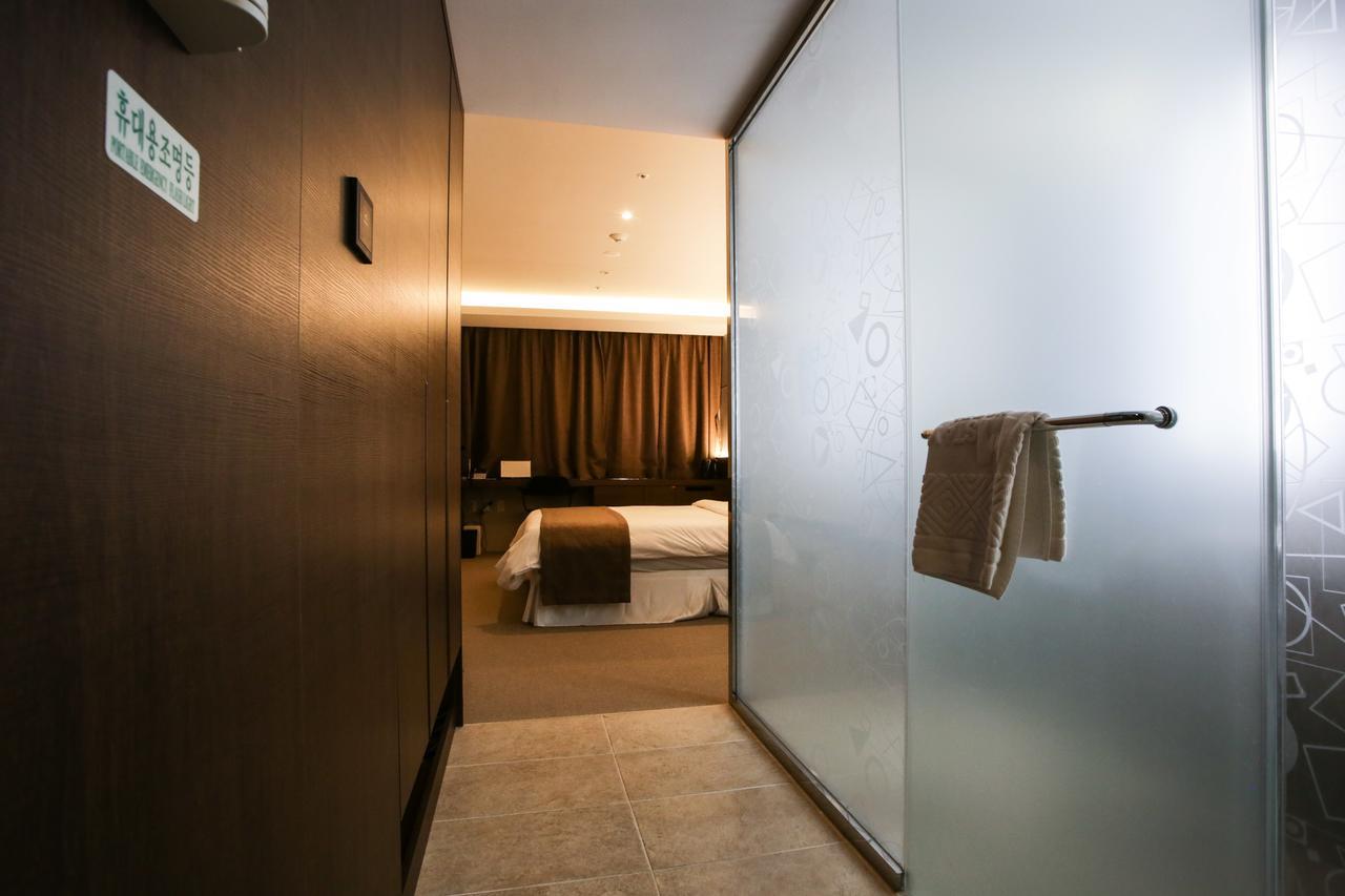 M Stay Hotel Gyeonggi Giheung Йонгин Екстериор снимка